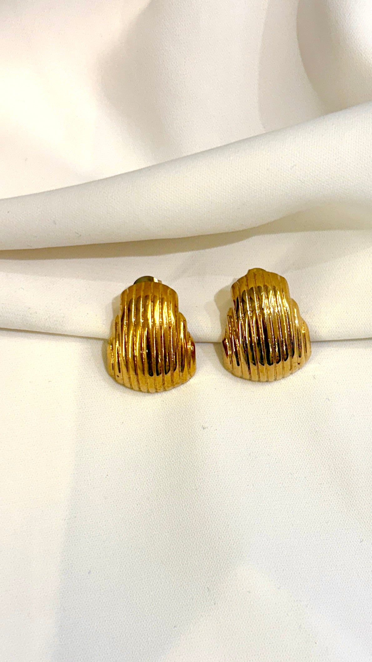 Shield line studs