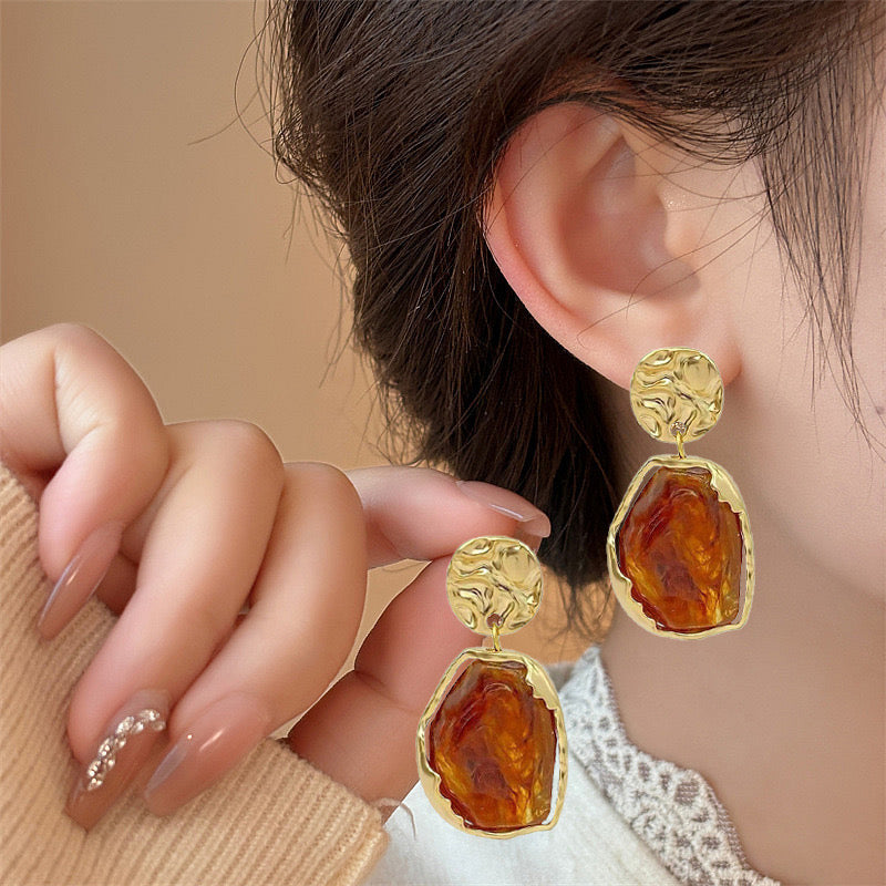 Resin - Rotating Danglers