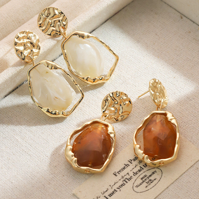 Resin - Rotating Danglers