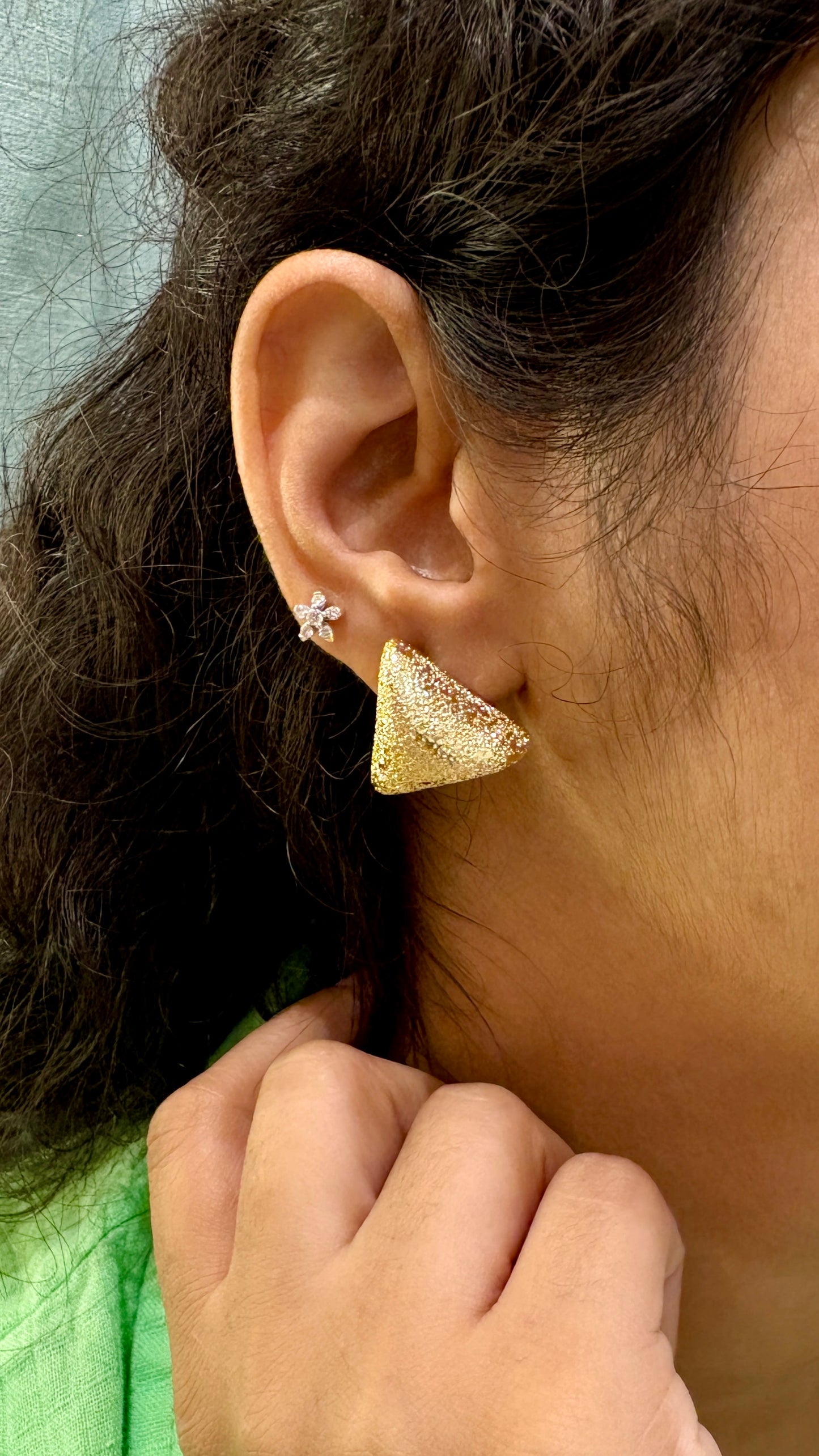 Textured triangle done studs