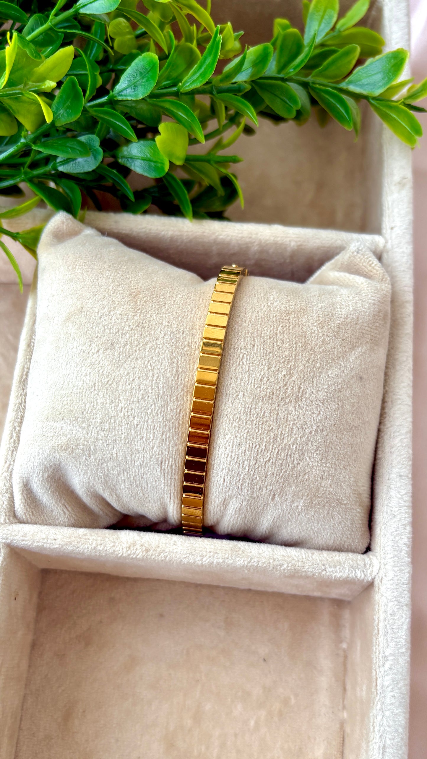 Fence bracelet