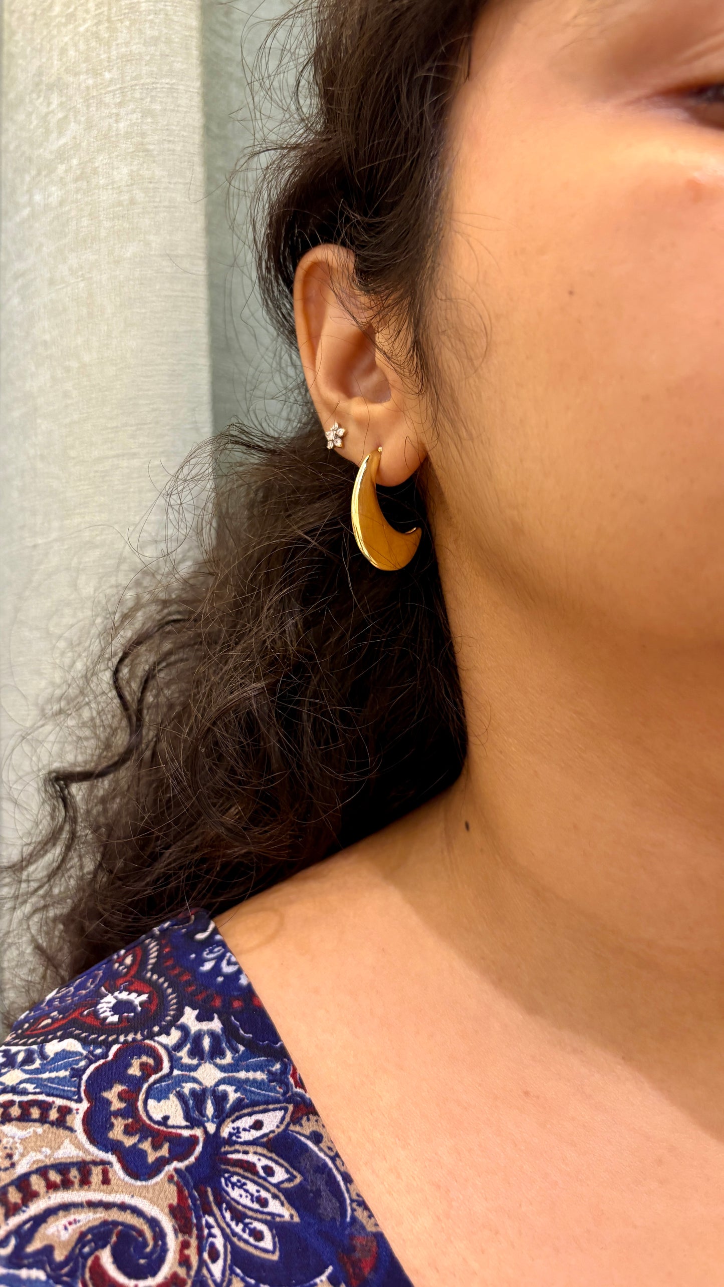 Moon hoops
