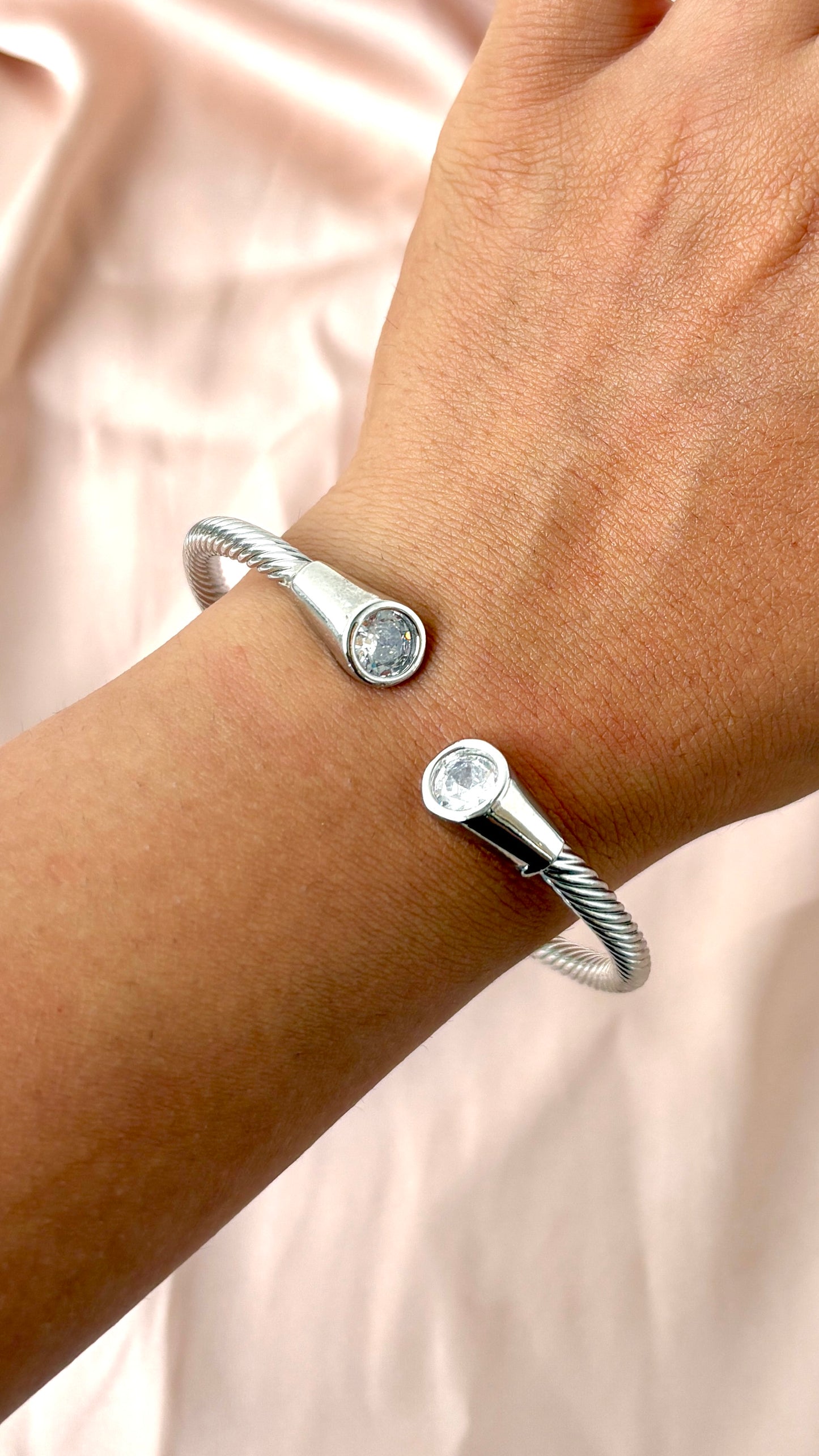 Bulb Adjustable Bracelet