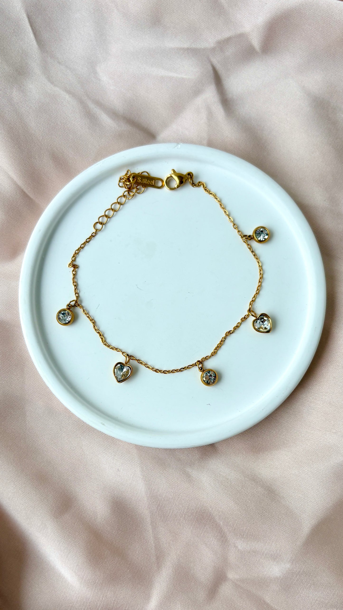 Heart and circle dangling bracelet