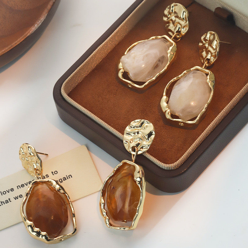 Resin - Rotating Danglers