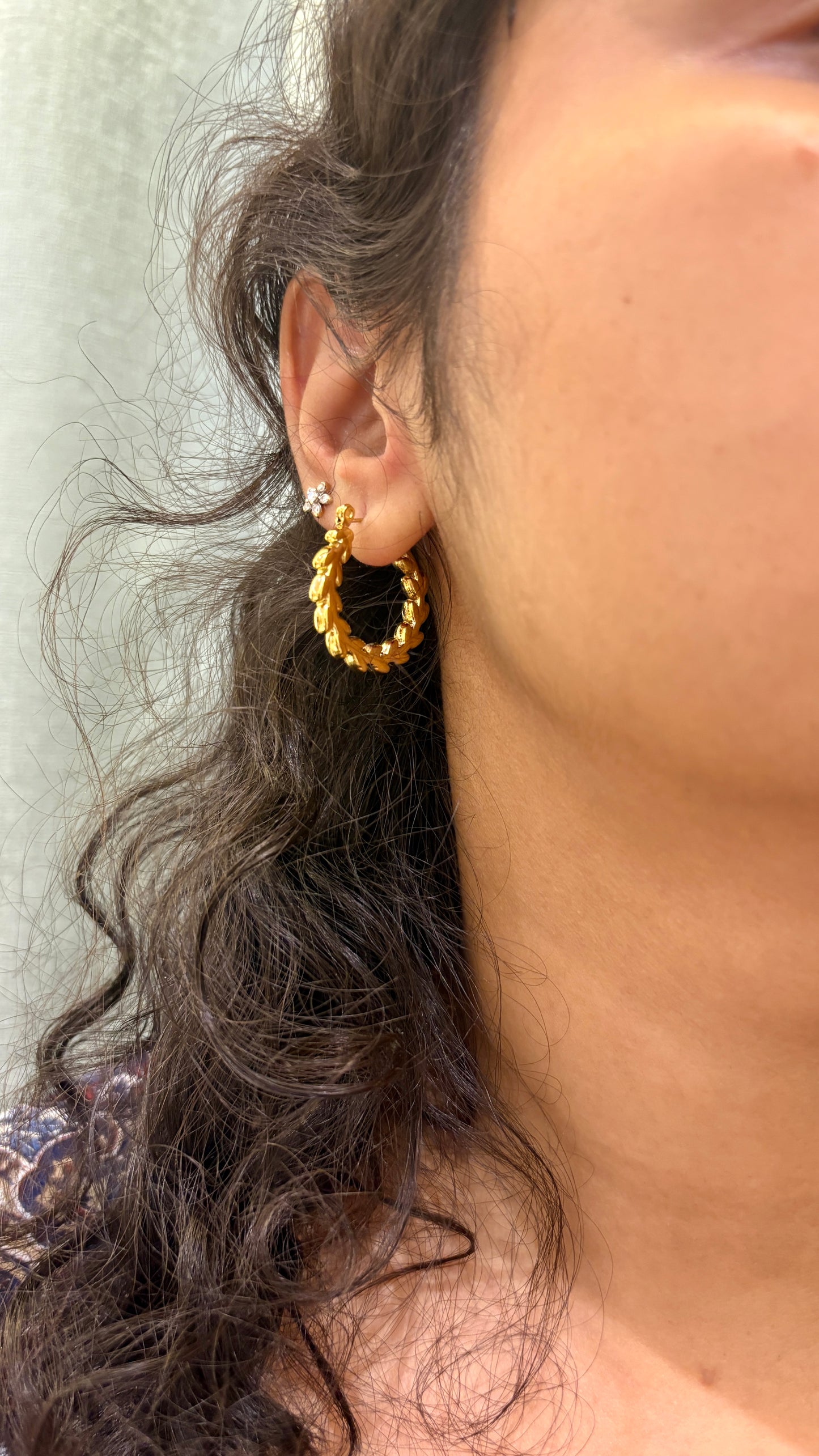 Flat leaf hoops