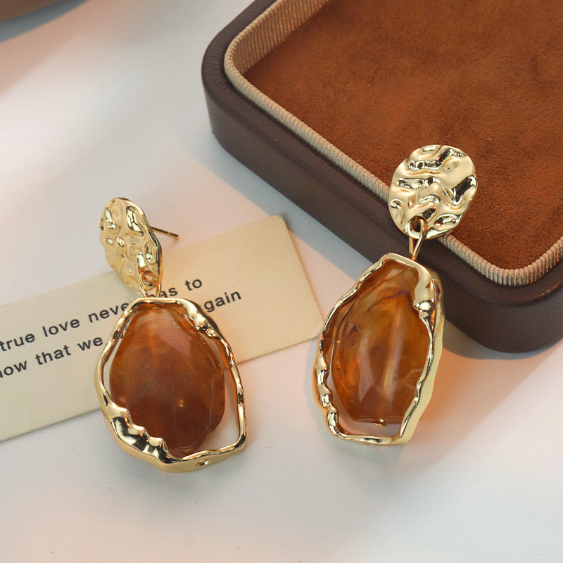Resin - Rotating Danglers