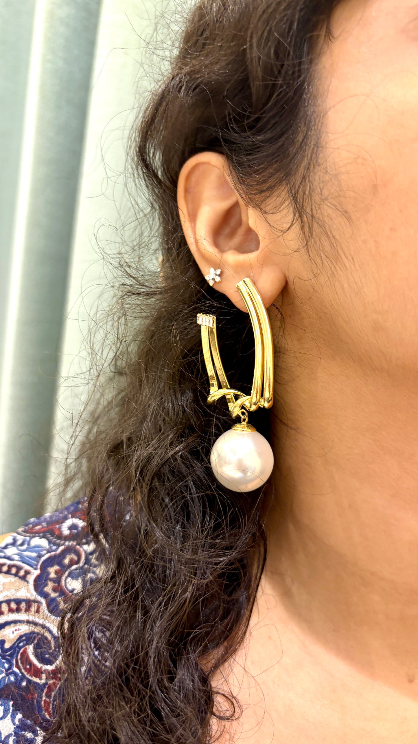 Oversized U Danglers