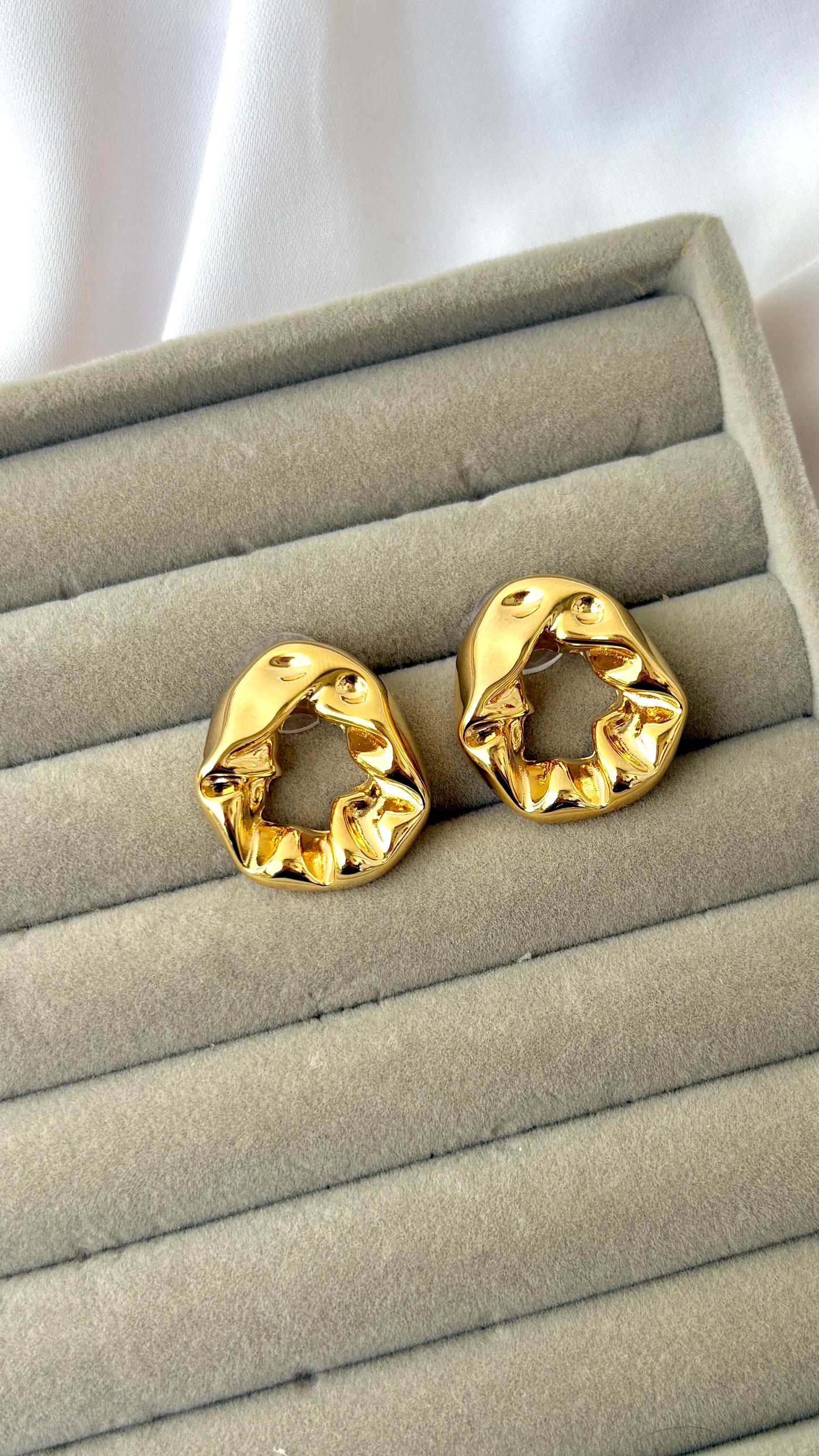 Scrunchie studs