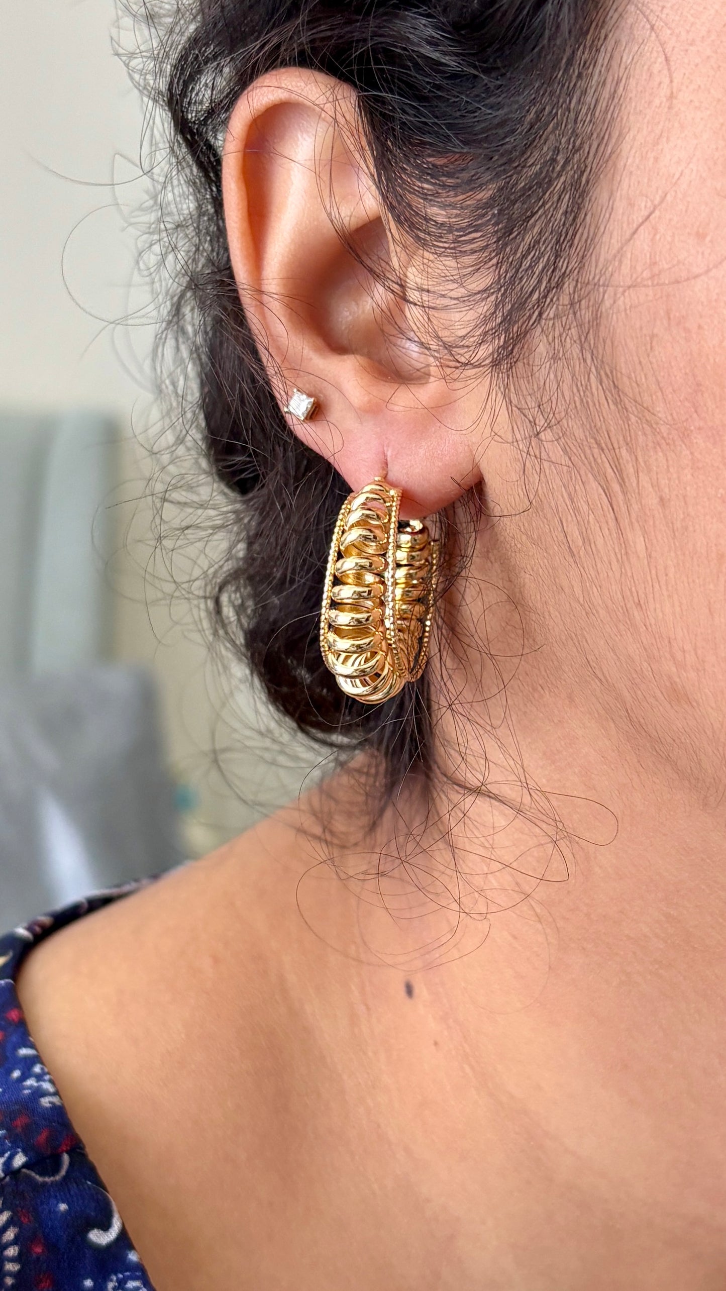 Wired hoops