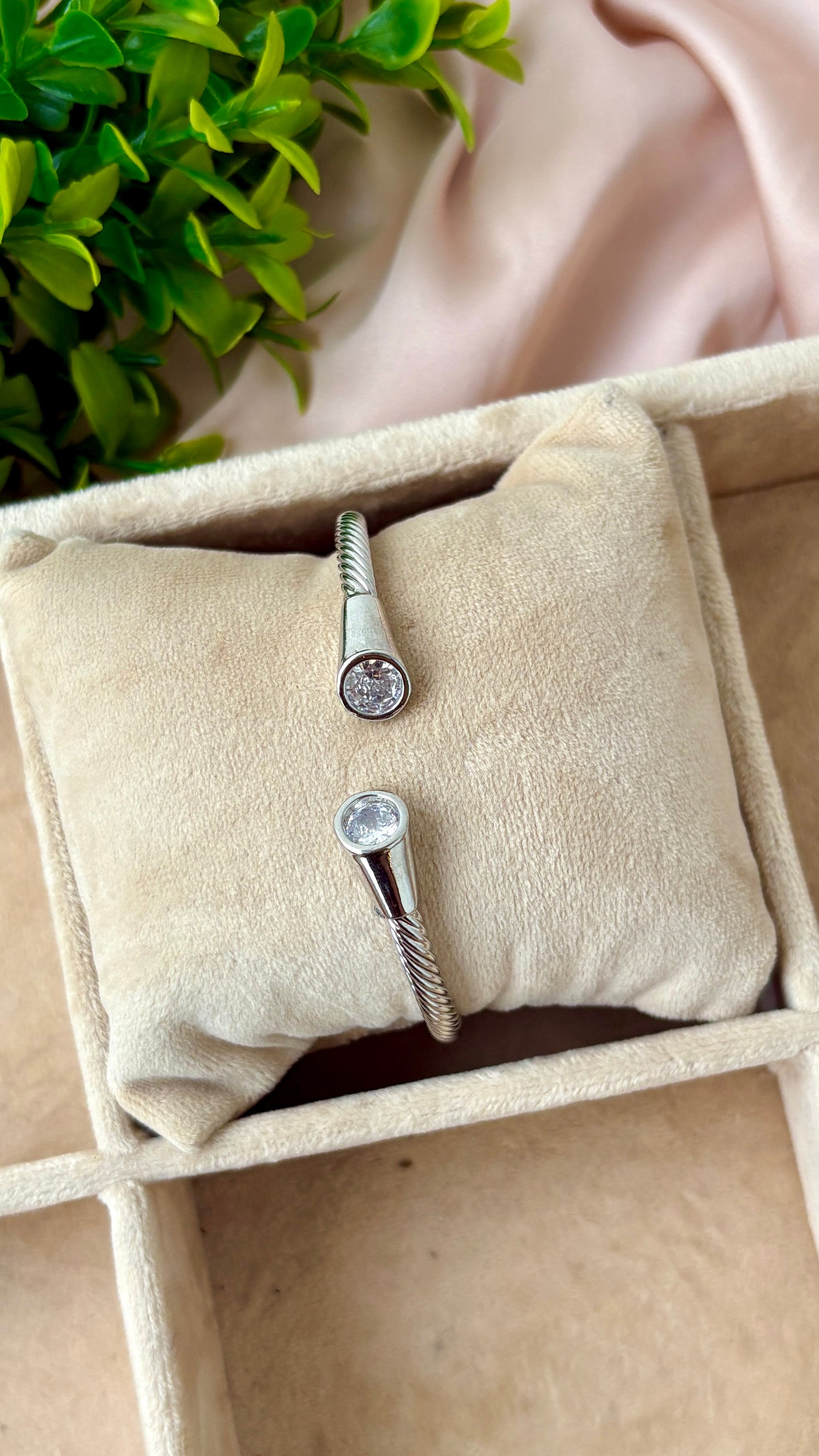 Bulb Adjustable Bracelet