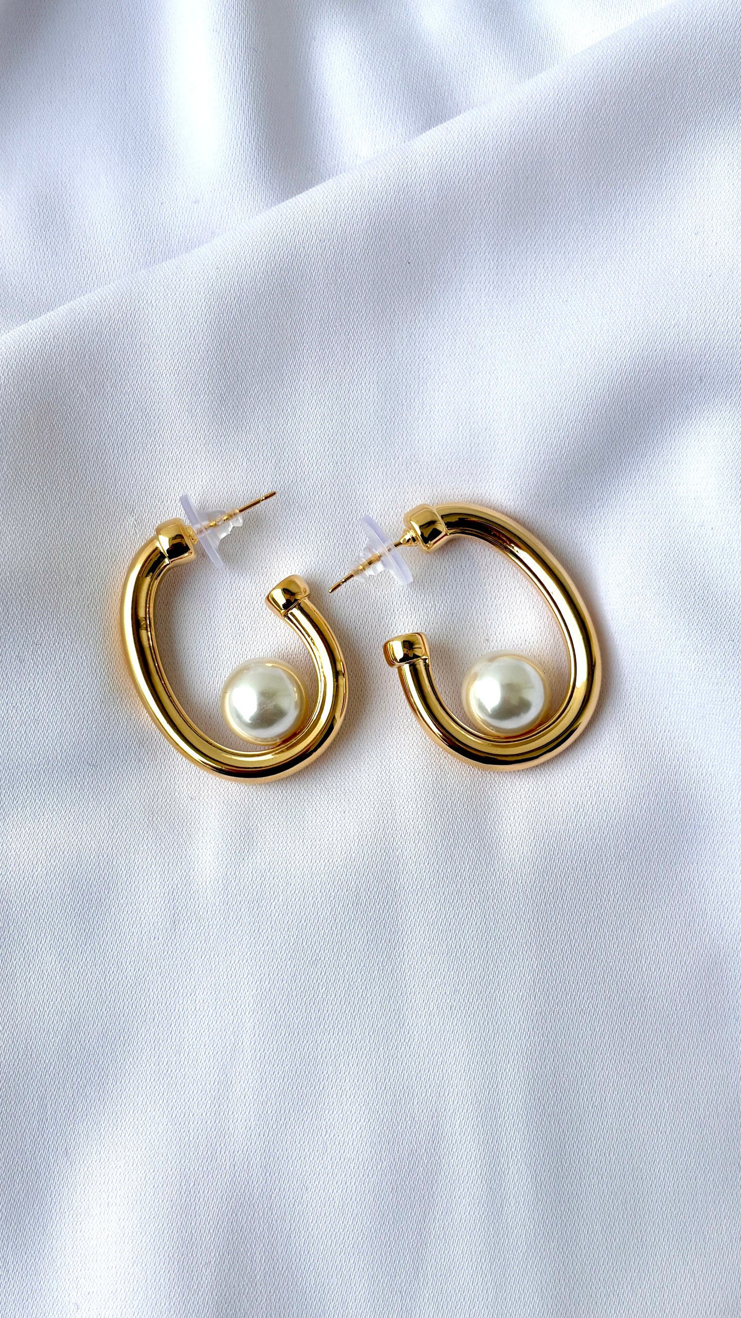 Trumpet with a pearl