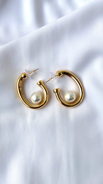 Trumpet with a pearl