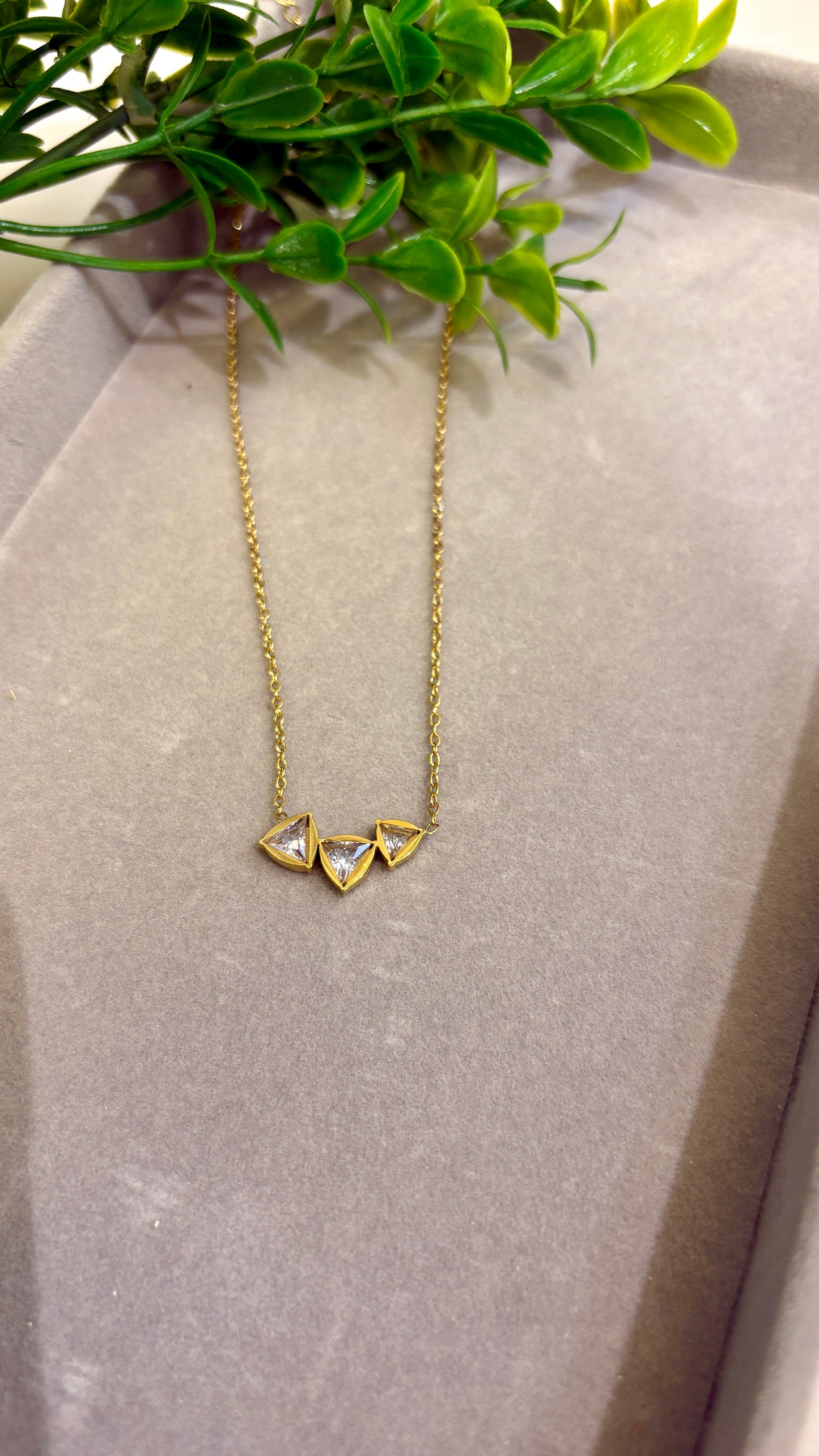Triangle stone chain
