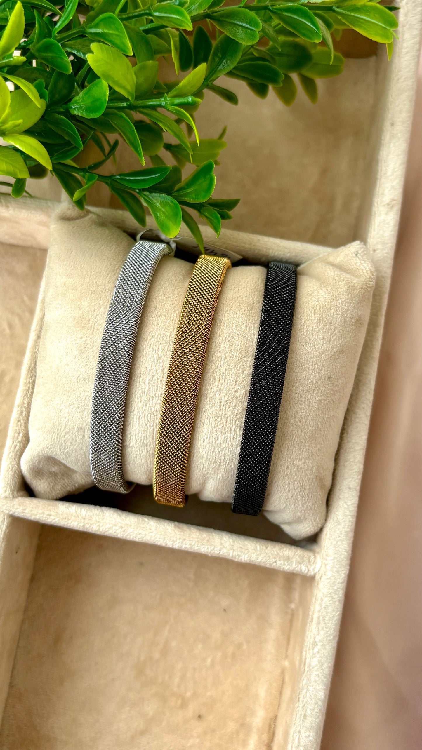 Unisex open adjustable bracelet