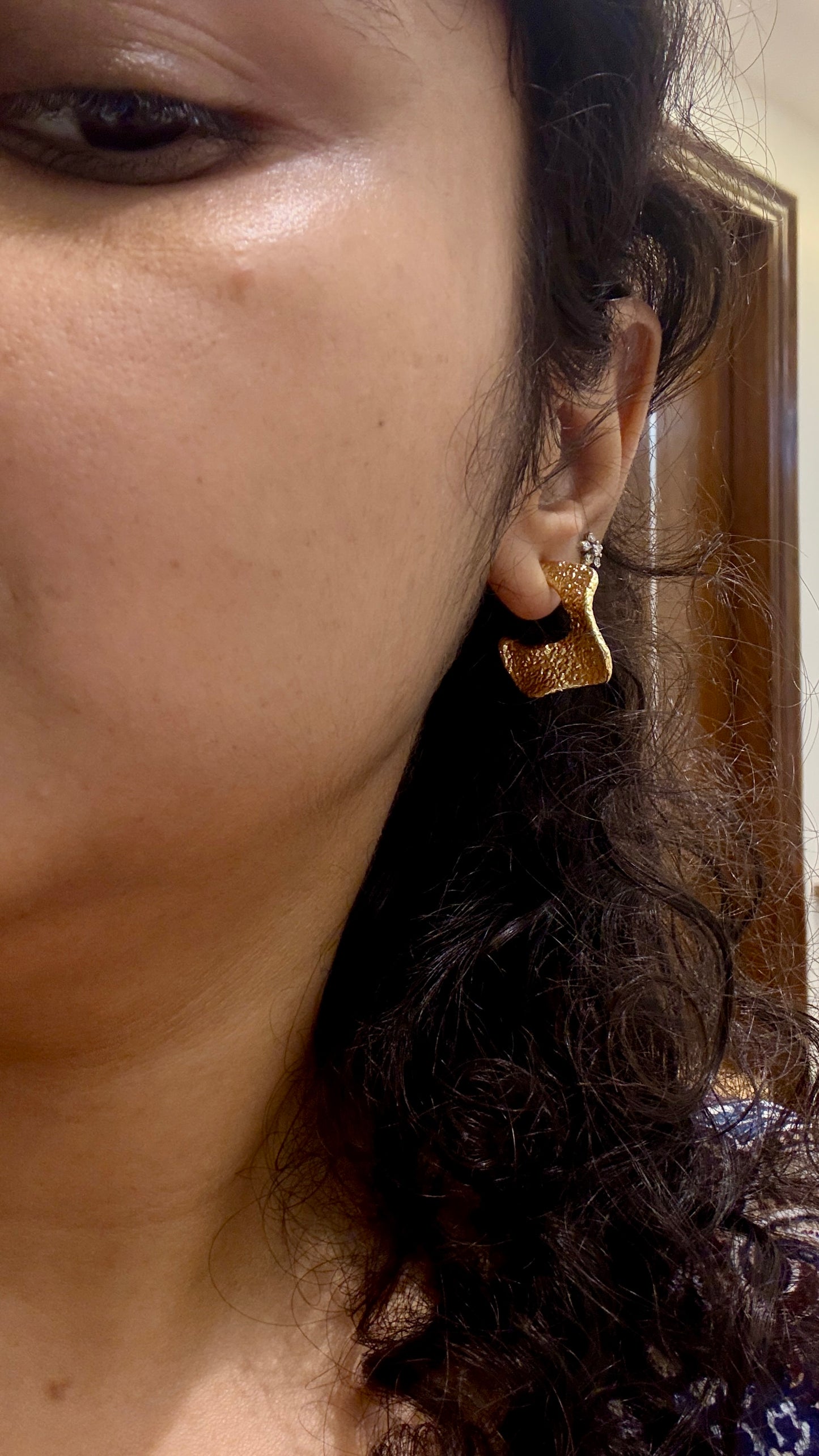 Wavey hoops
