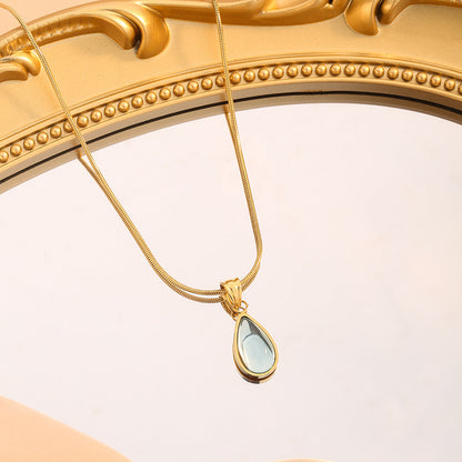 Clear drop necklace