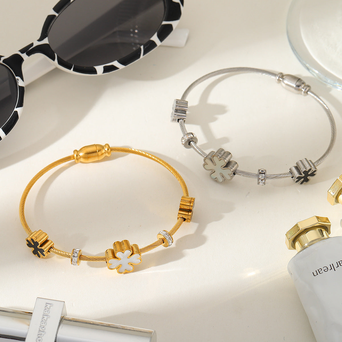 Magnetic closure flower bracelet