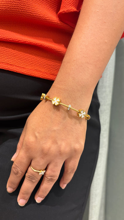 3 Flower magnetic bracelet - Golden