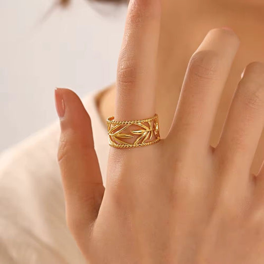 Maple Leaf Adjustable Ring