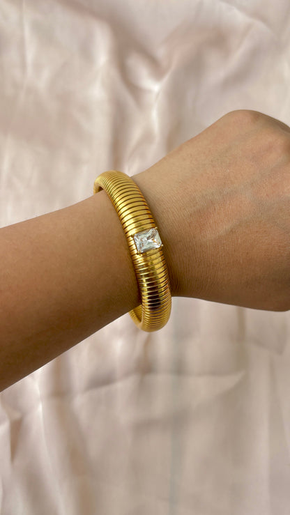 White stone stretchable bracelet