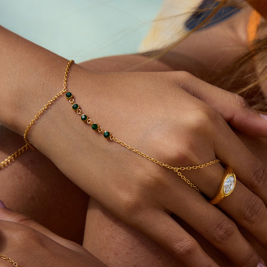 5 emerald stone hand chain