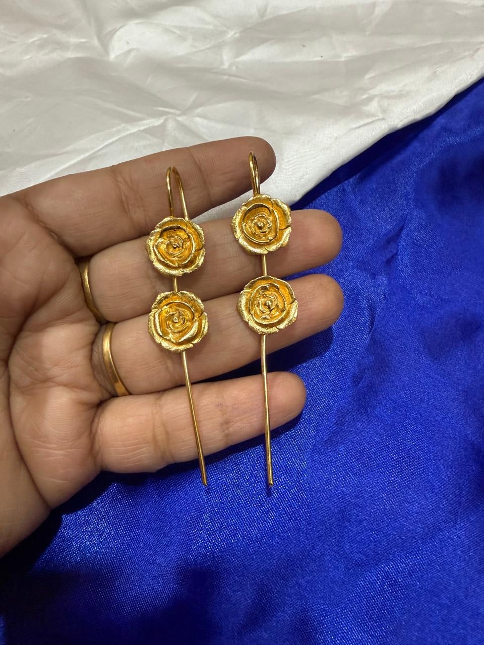 Double Rose Earpin