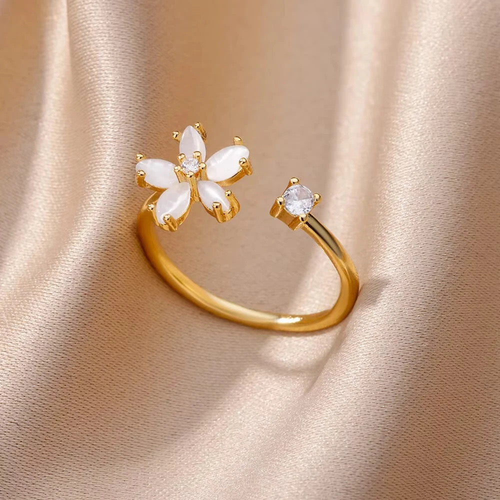 Solitaire Flower Adjustable Ring