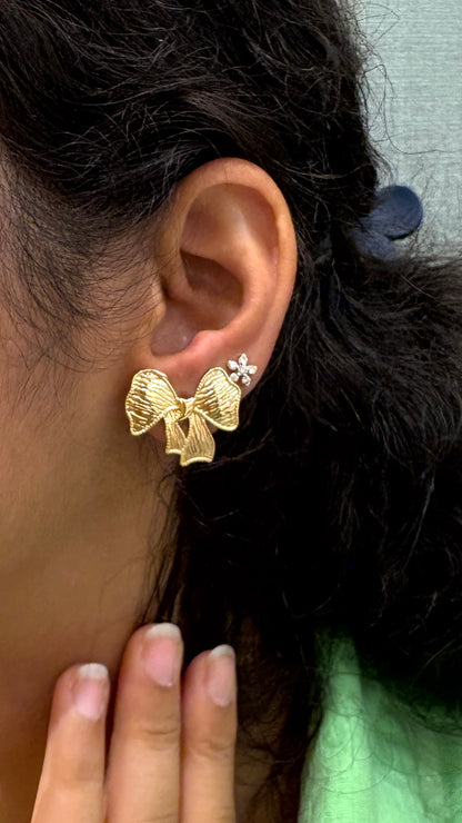 Flat textured bow studs