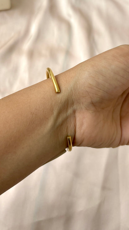 Knotted cuff bracelet