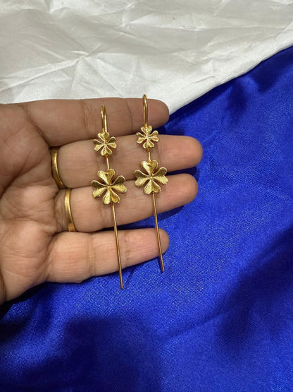 Dual Size Flower Earpin