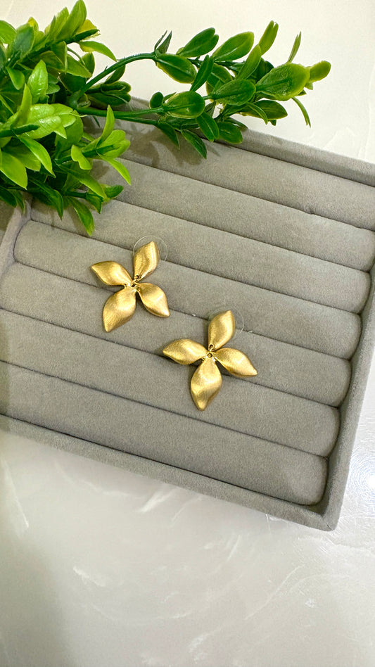 Dangling Flower Earrings
