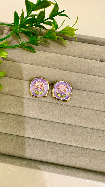 Flower on purple square with golden outline