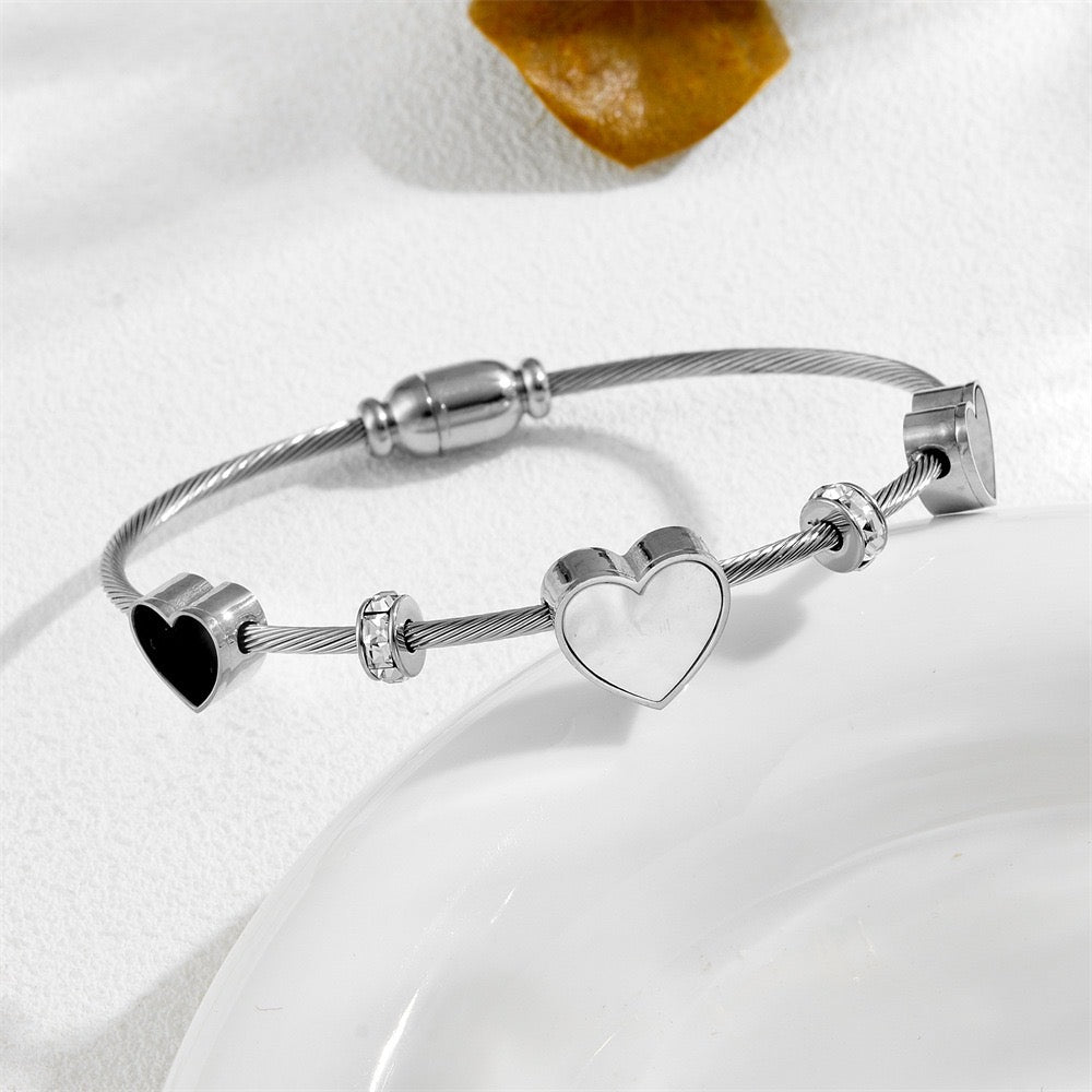 Magnetic closure heart bracelet