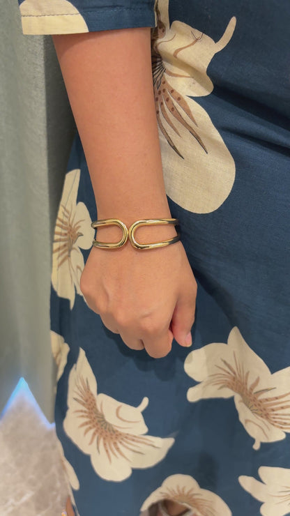 Hug Me Tight Bracelet